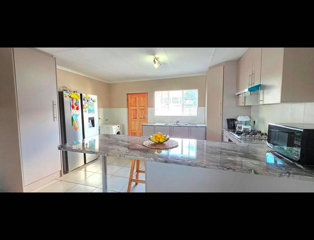 3 BEDROOM TOWNHOUSE FOR SALE IN RUIMSIG
